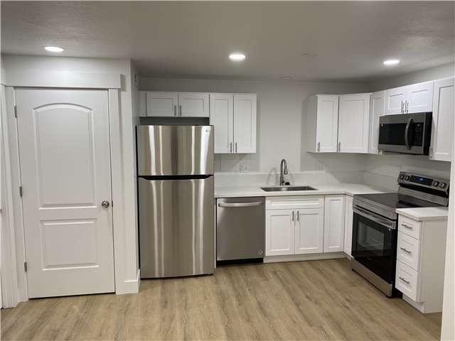 Lehi Apartment: 4116 W King Peak Way