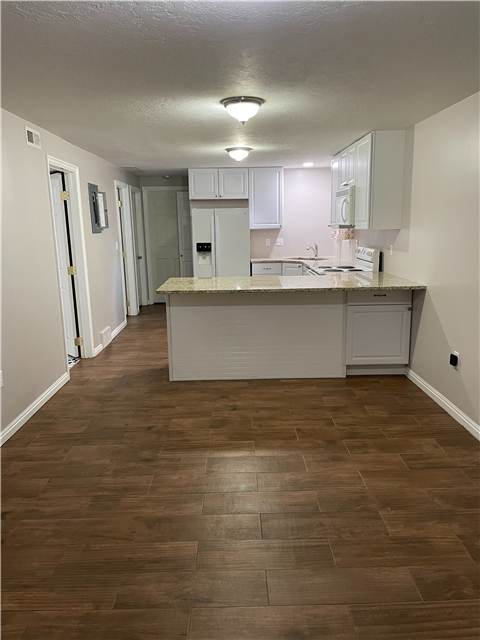 Clearfield Apartment: 290 N 1200 W