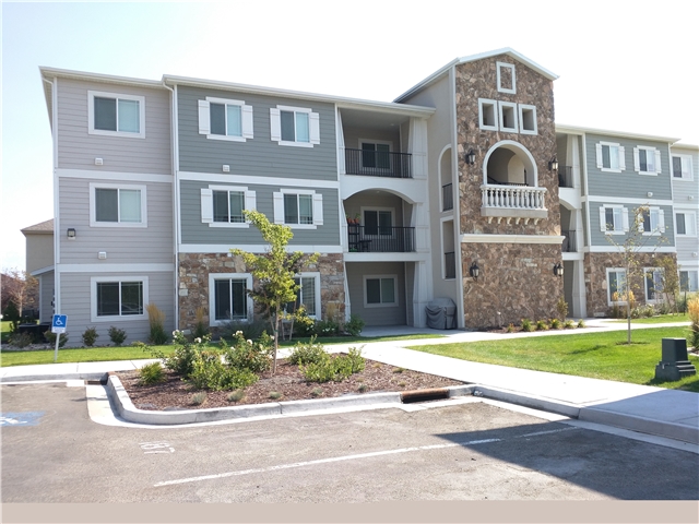 Saratoga Springs Condo: 161 W Ridge Rd