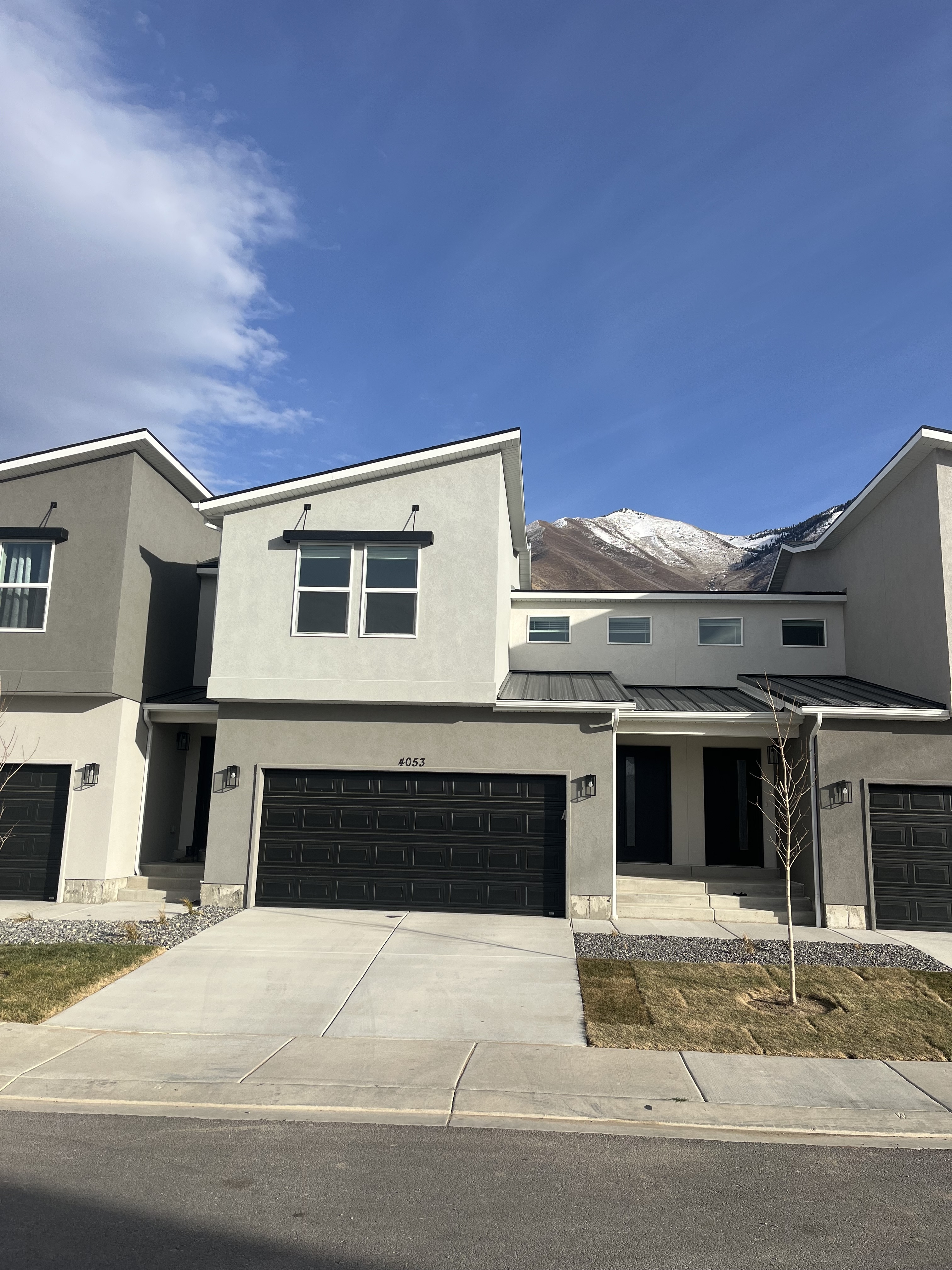Mapleton Townhome: 4053 S Woodland Ave