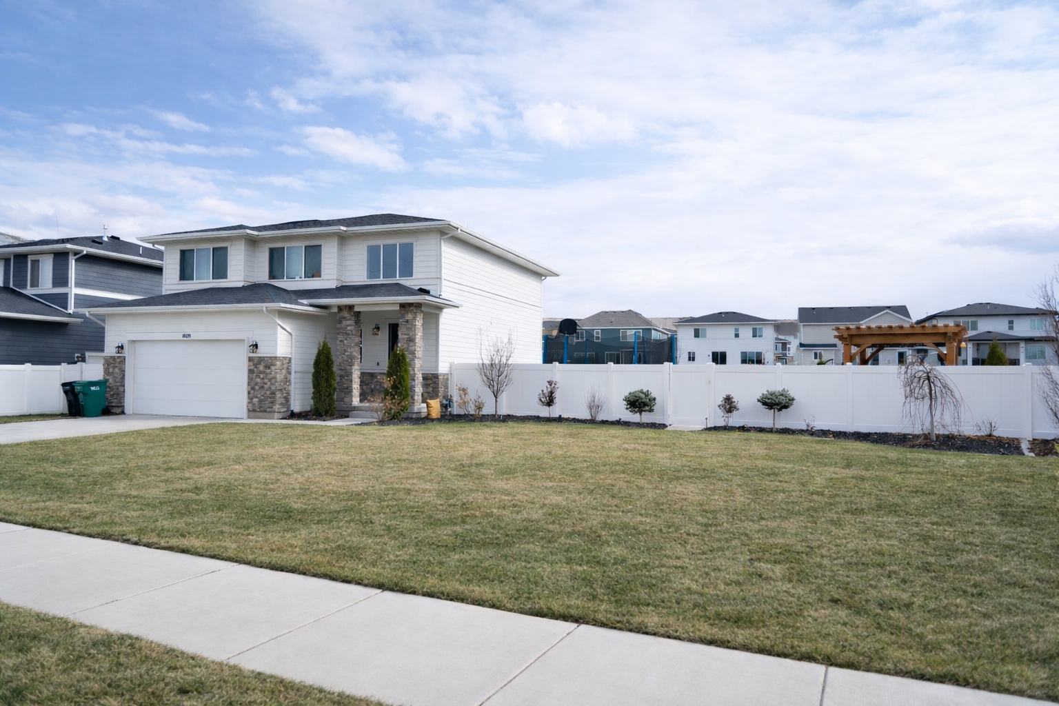 Bluffdale House: 1029 W Dandy Cir