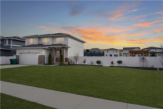 Bluffdale House: 1029 W Dandy Cir