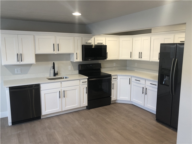 Vineyard In-Law/Basement: 149 S Samara St