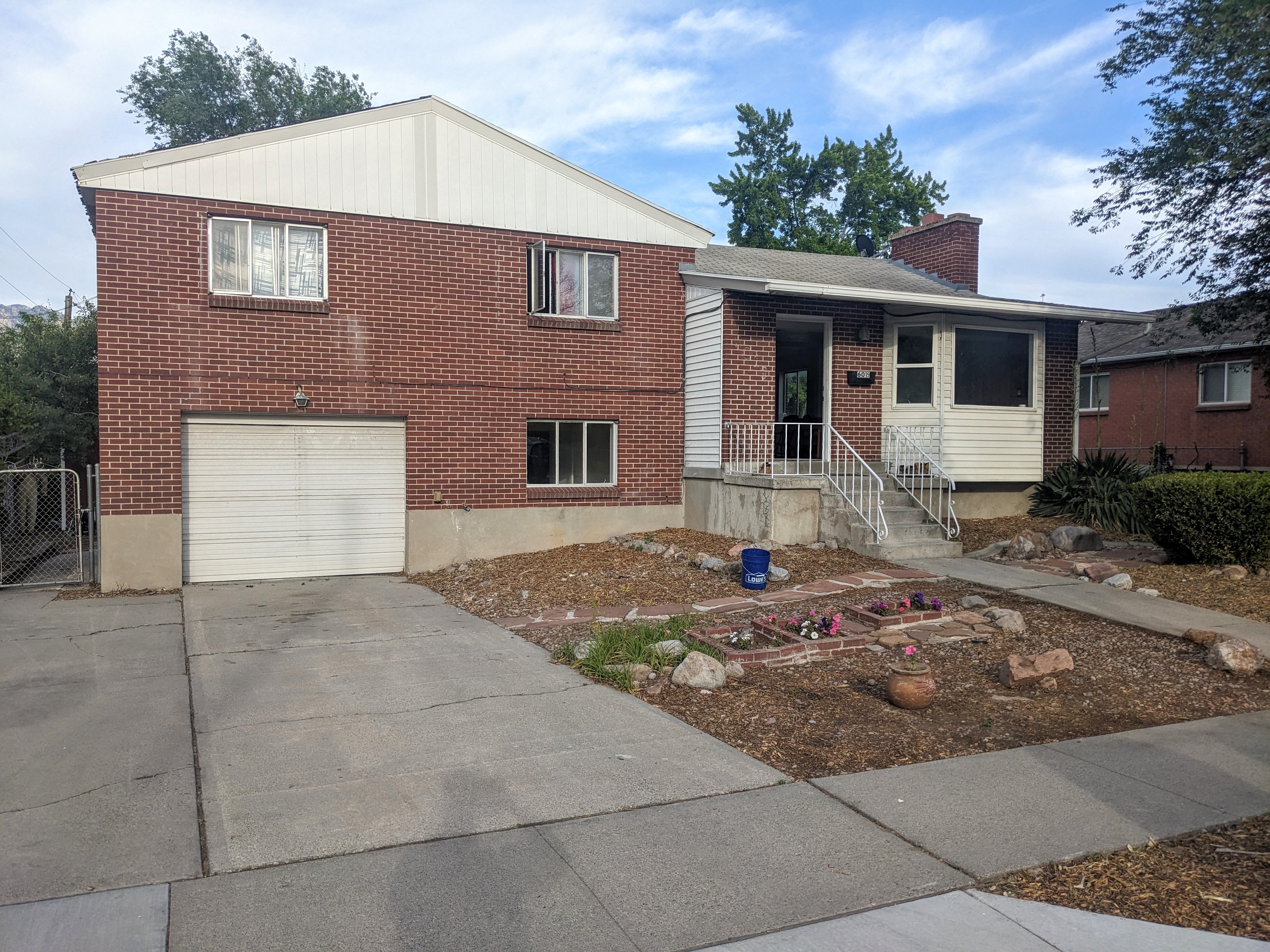 Salt Lake City House: 6019 S 600 W