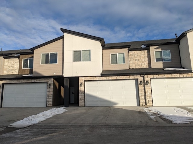 Providence Townhome: 22 N 410 W