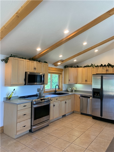 Woodland Hills House: 265 S Woodland Hills Dr