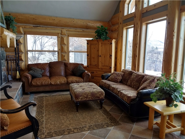 Woodland Hills House: 265 S Woodland Hills Dr