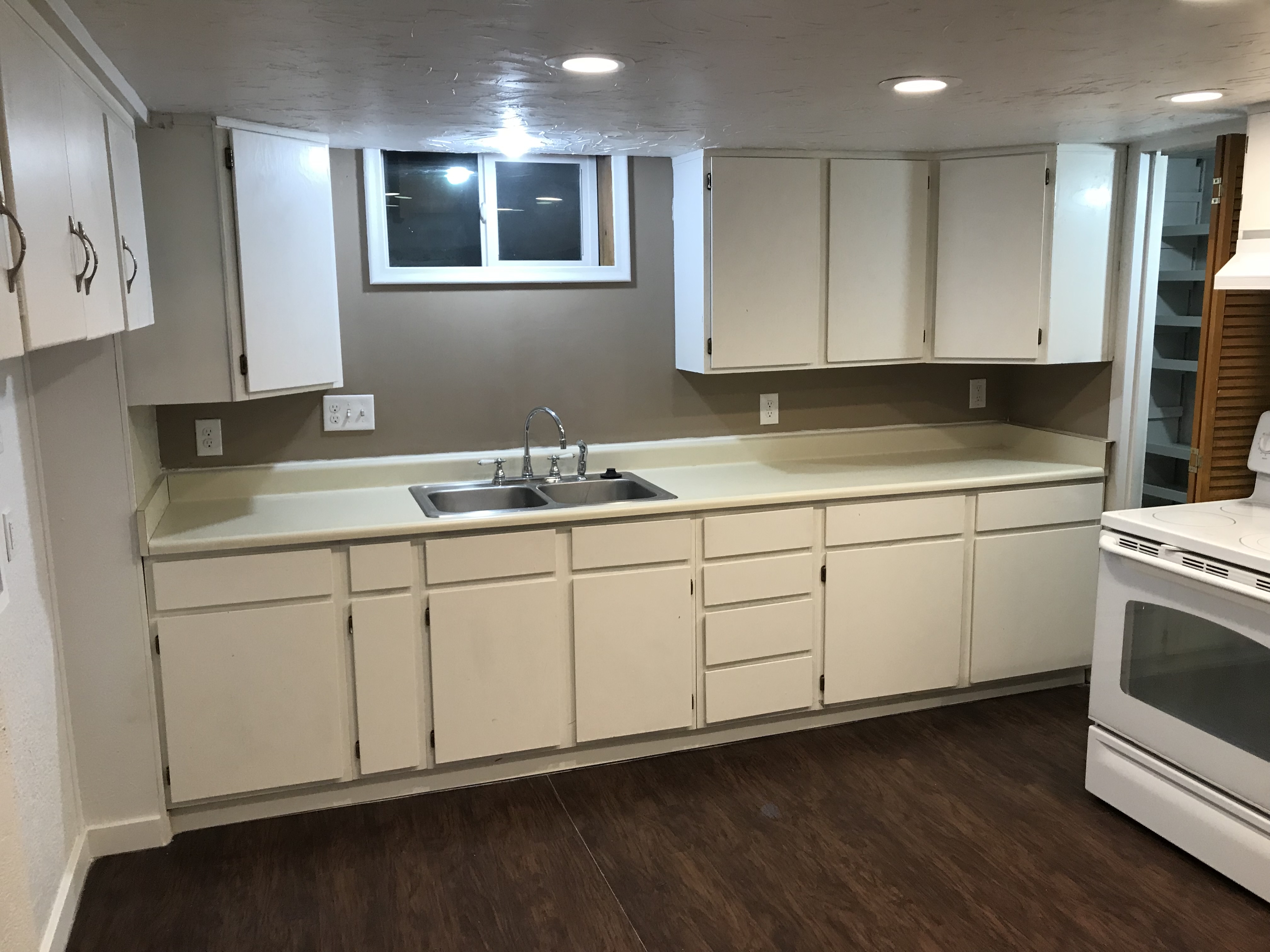 Bountiful House: 290 E 1500 S