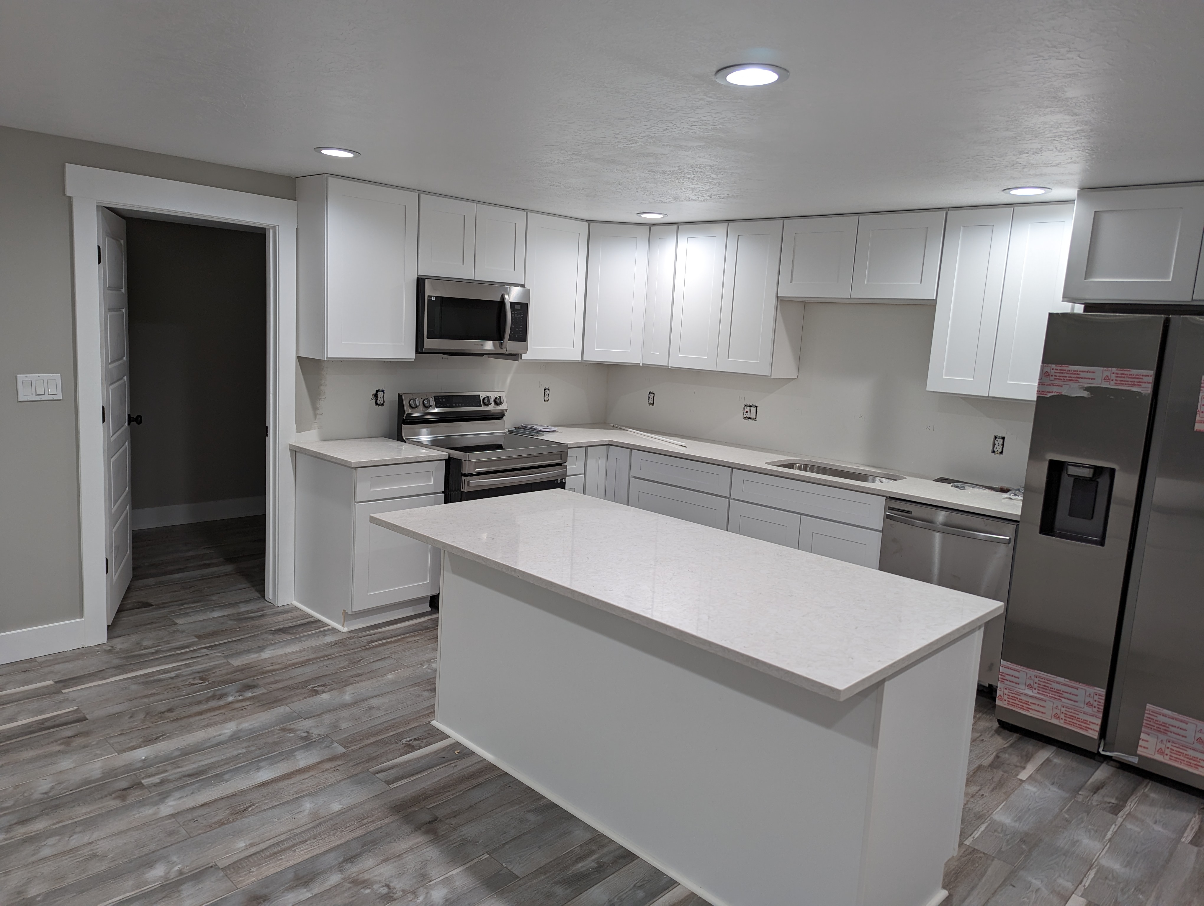 Kaysville In-Law/Basement: 92 N Bonneville Ln