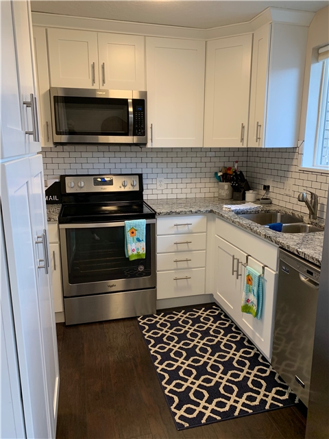 Sandy House: 473 E 8260 S