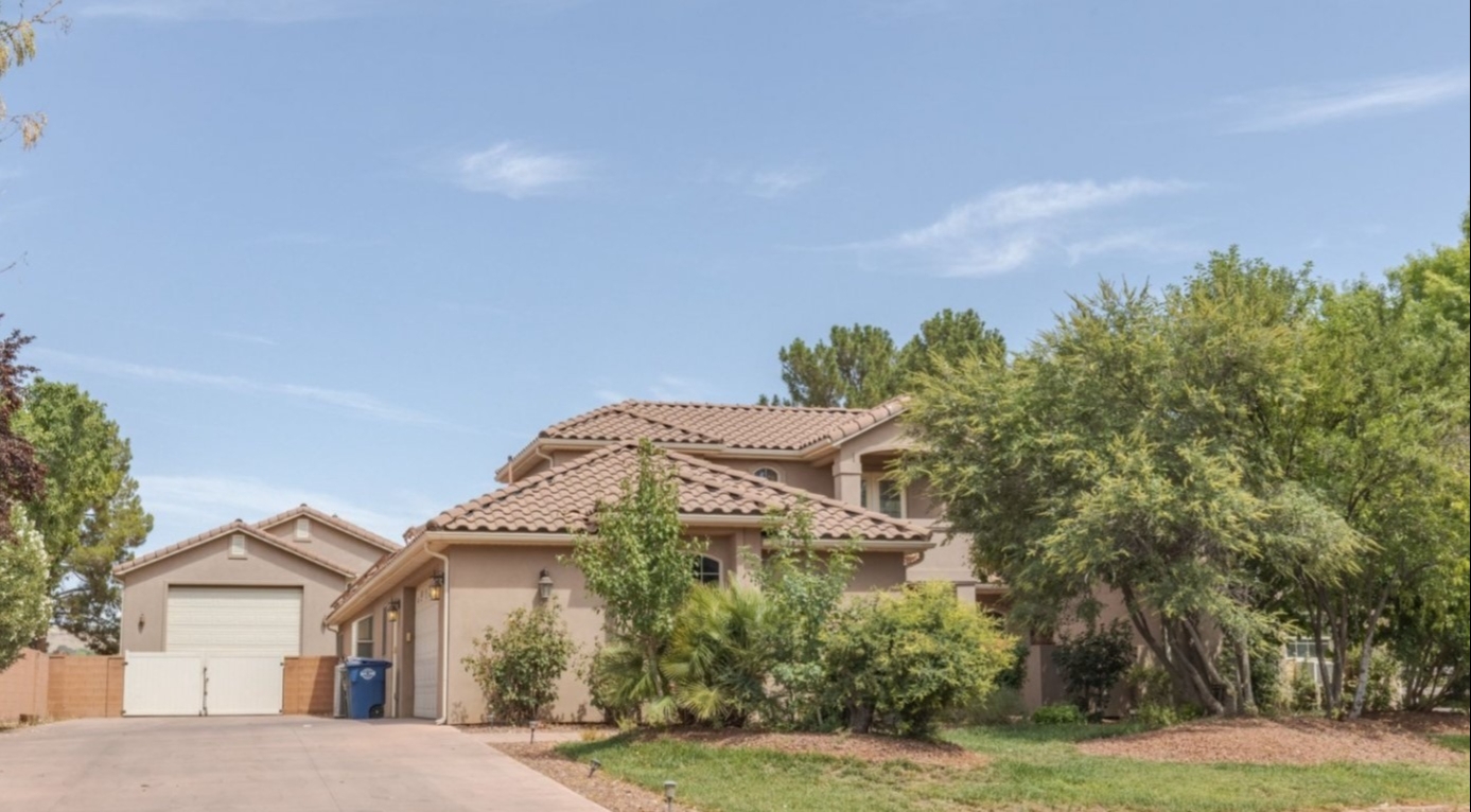 Washington Multiplex: 584 W Mariposa Dr