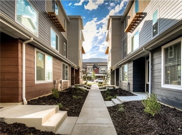 Bluffdale Townhome: 14724 S Rising Star Way