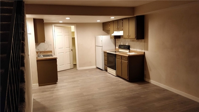 West Valley City Townhome: 3847 W Benview Ave