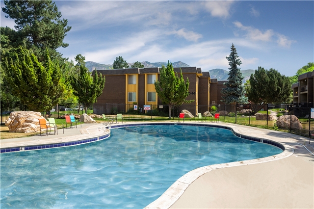 Ogden Apartment: 525 Park Blvd