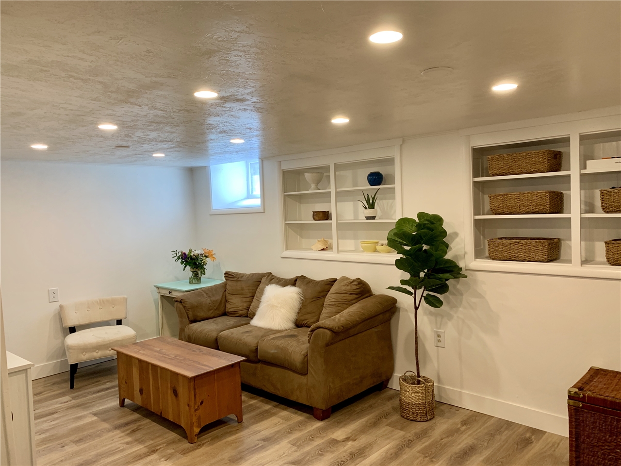 In Law Bat For Rent At 251 E 1700 S Salt Lake City Ut 84115 Freshly Remodeled Bat Apartment 1 Bed 2 Bath