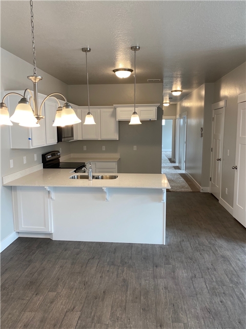 Vineyard Single Room: 549 N 360 W