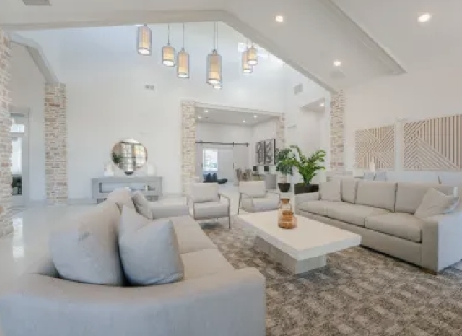 Saratoga Springs Apartment: 1258 N Commerce Dr