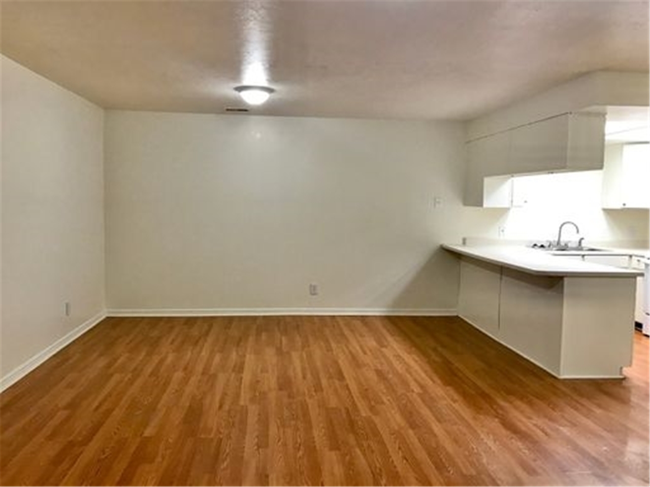 Bentwood Apartments Apartment For Rent At 4028 S 1300 W Taylorsville Ut 84123 Rentler