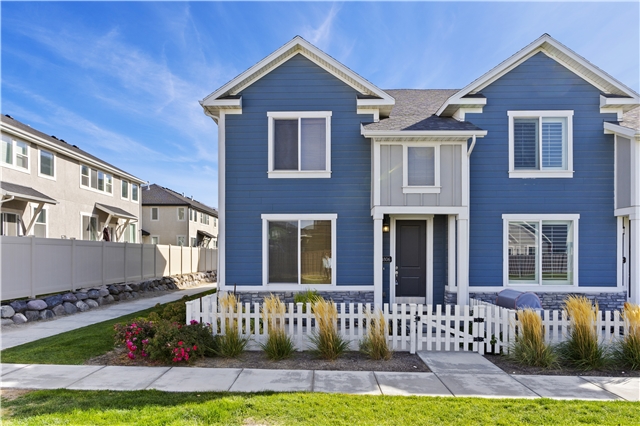 Riverton Townhome: 14806 S Queens Garden Ln