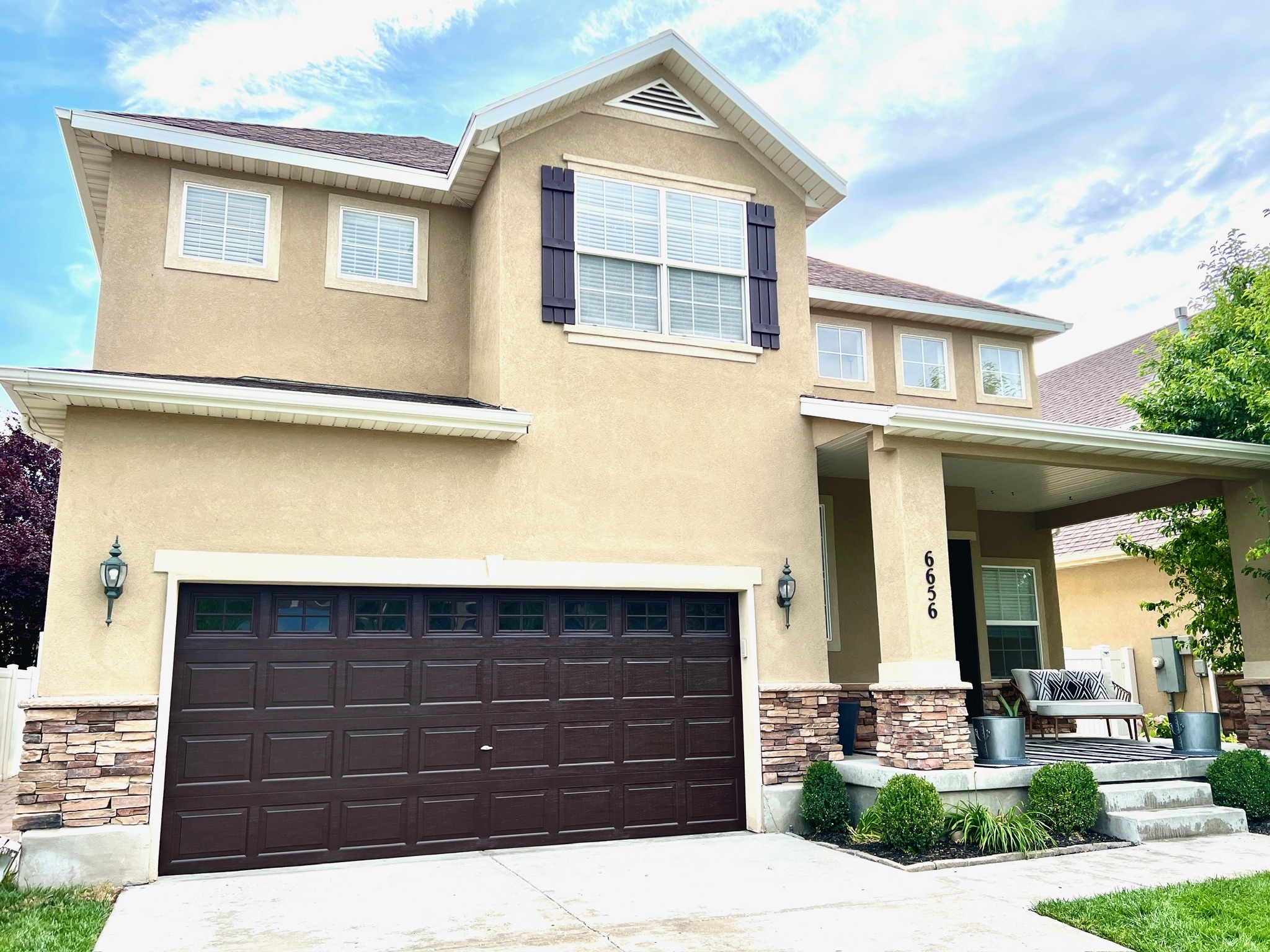 West Jordan House: 6656 S Scarsborough Ln