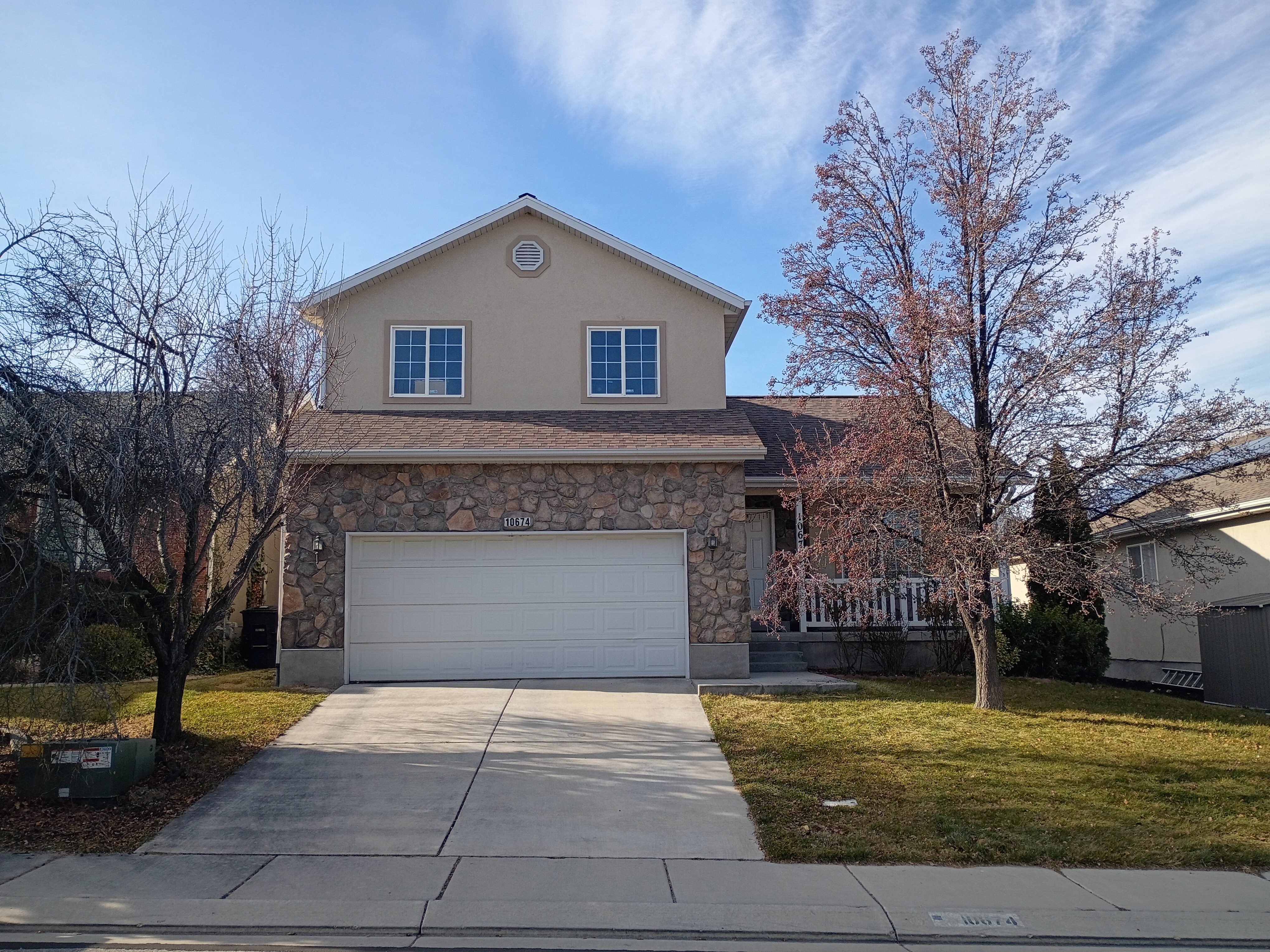 South Jordan House: 10674 S Cedar Brook Pl