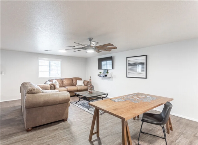 Layton Apartment: 300 N Fort Ln