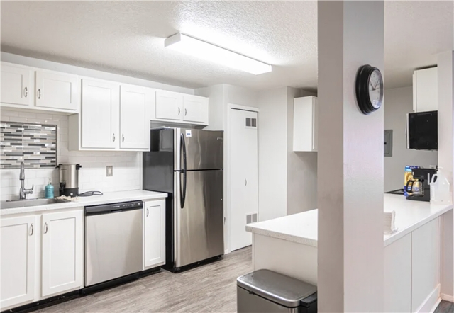 Layton Apartment: 300 N Fort Ln