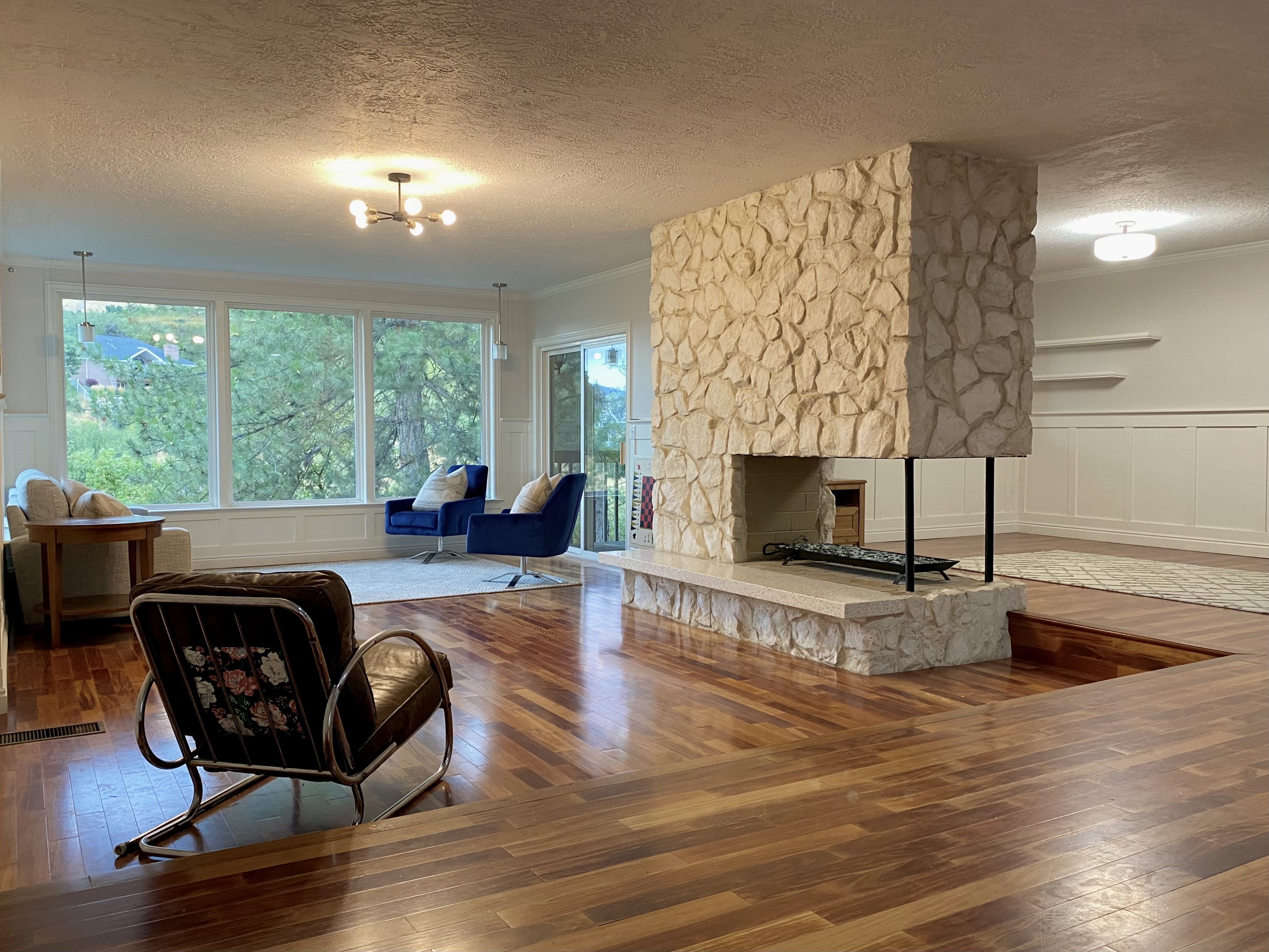 Providence House: 390 Spring Creek Rd