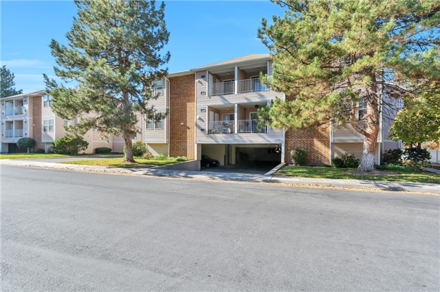 Sandy Condo: 9118 S Scirlein Dr