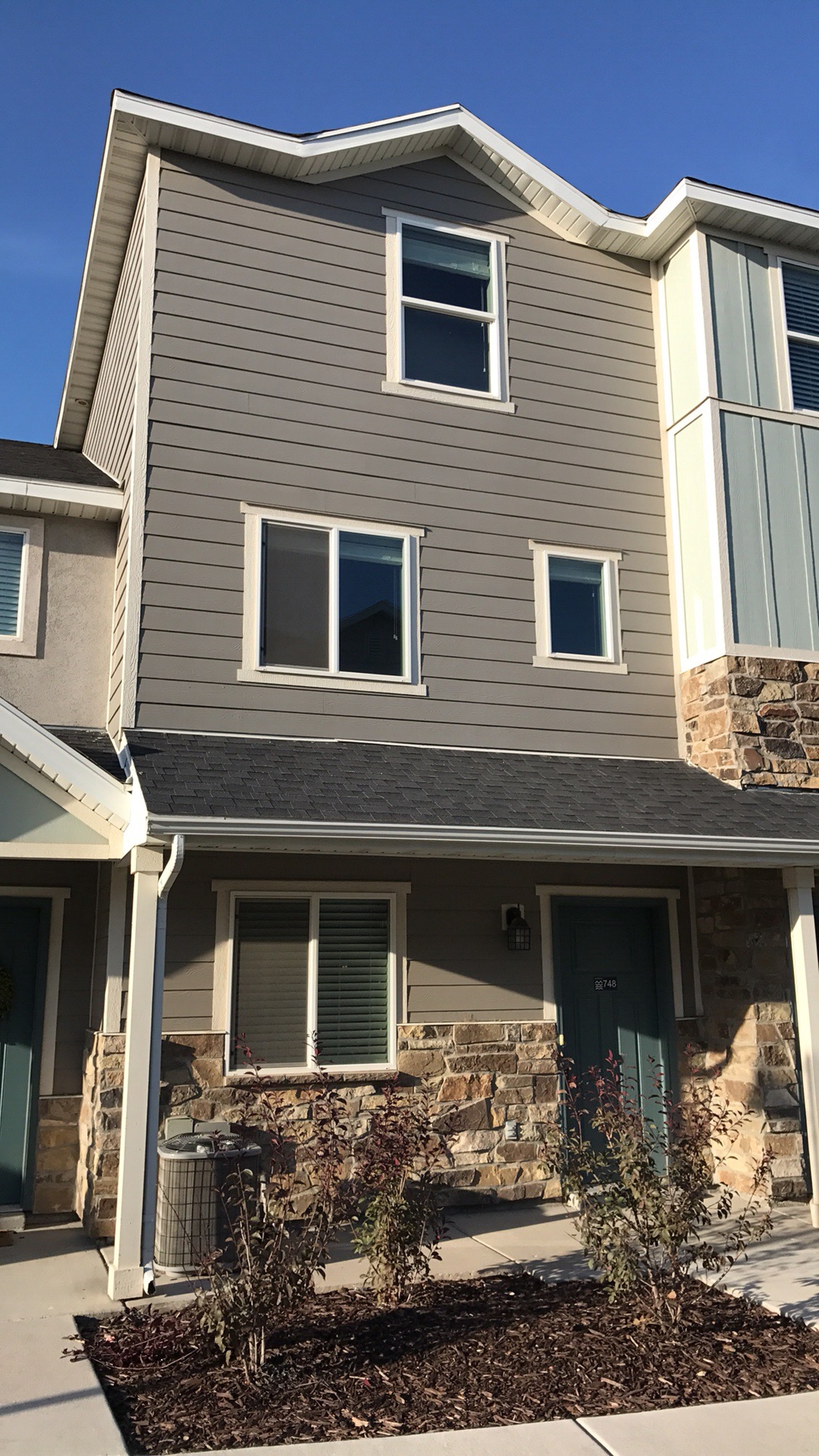 Vineyard Townhome: 748 E 150 N