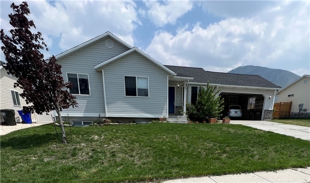 Tooele House: 402 N 880 E
