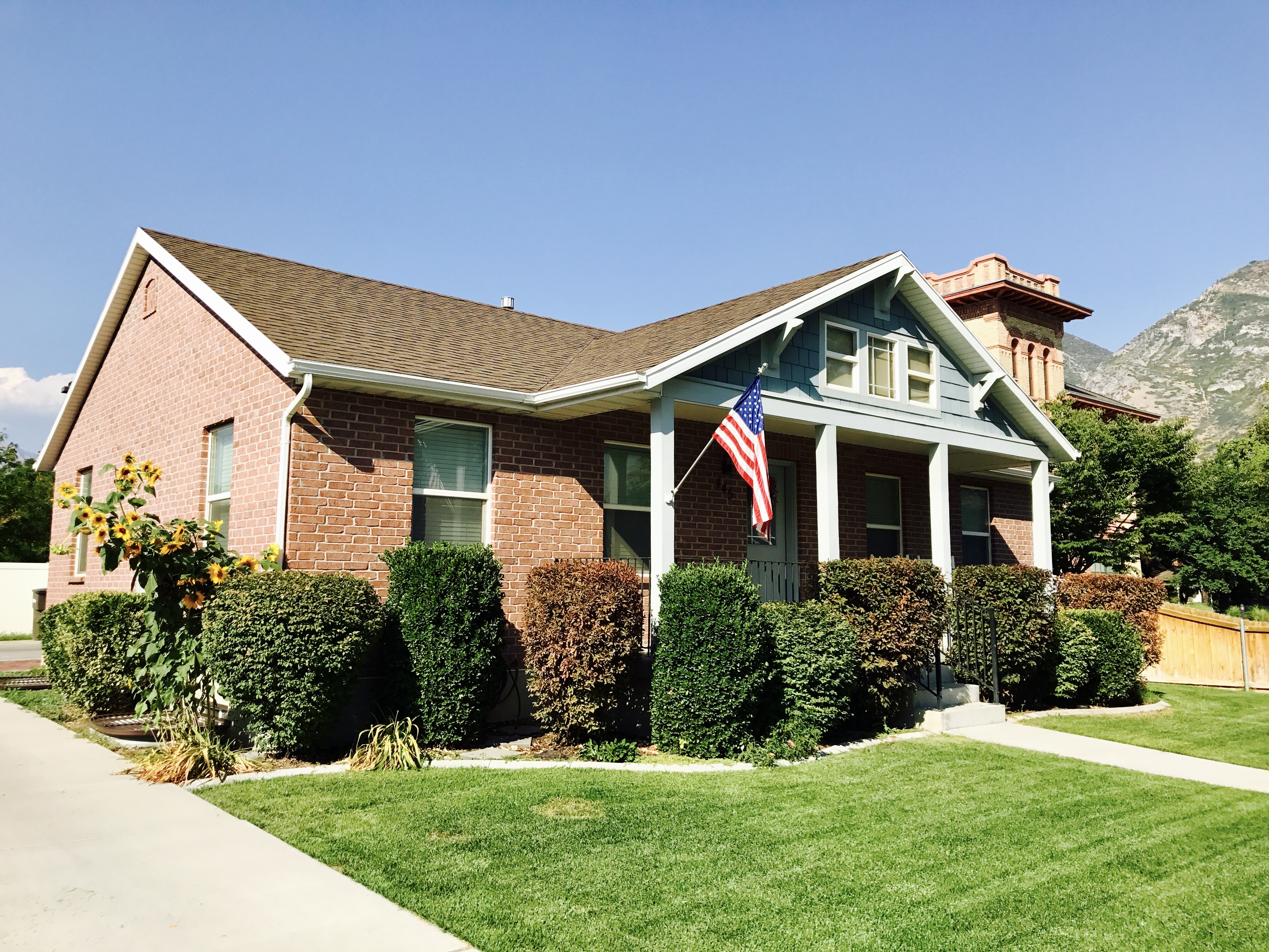 Provo House: 445 E 200 S