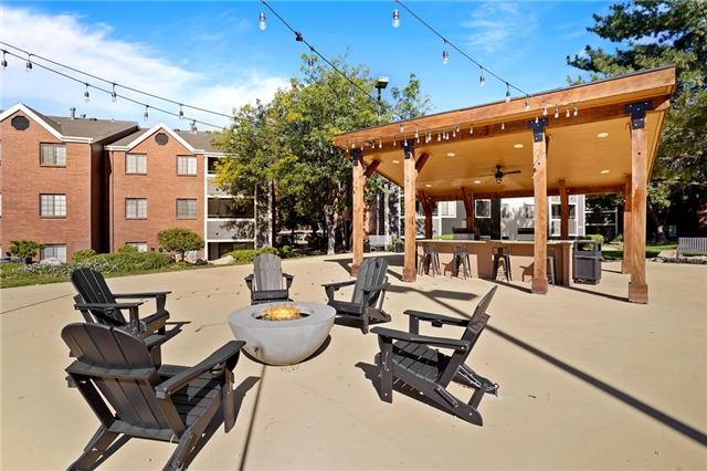 Midvale Apartment: 880 E Canyon Ridge Way