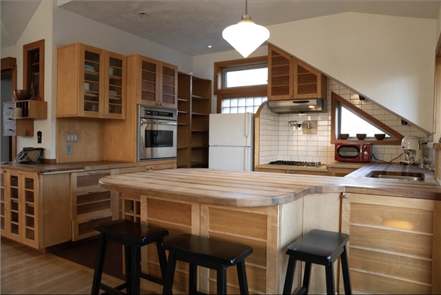 Driggs Apartment: 160 N 3rd St