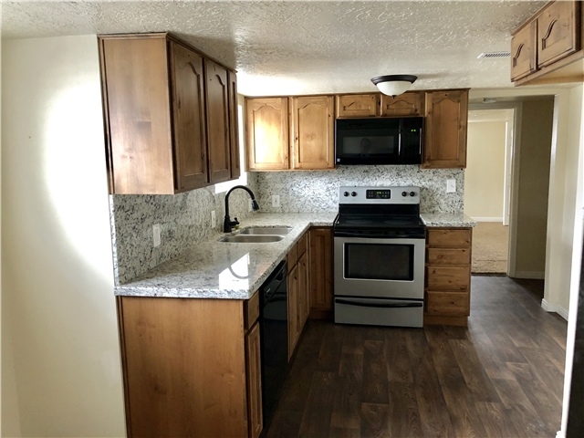 South Salt Lake In-Law/Basement: 210 E Truman Ave