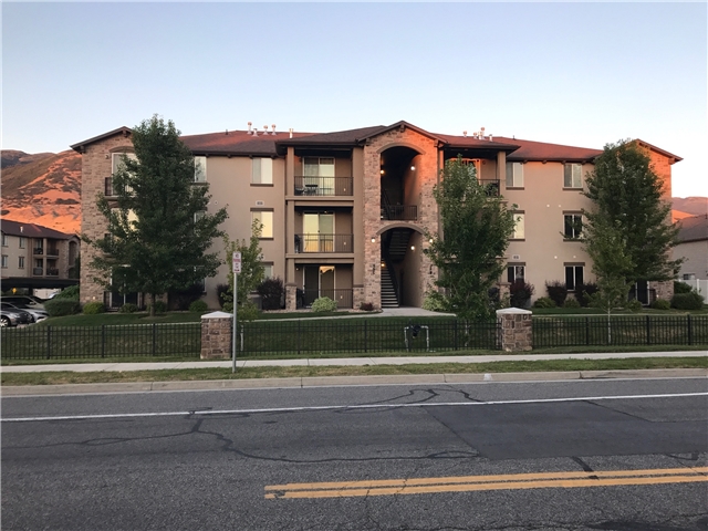Centerville Condo: 610 N 400 W