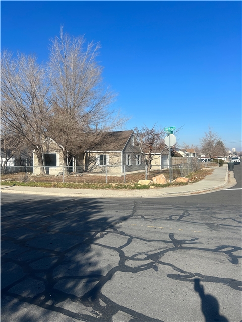 Salt Lake City House: 20 W 6100 S