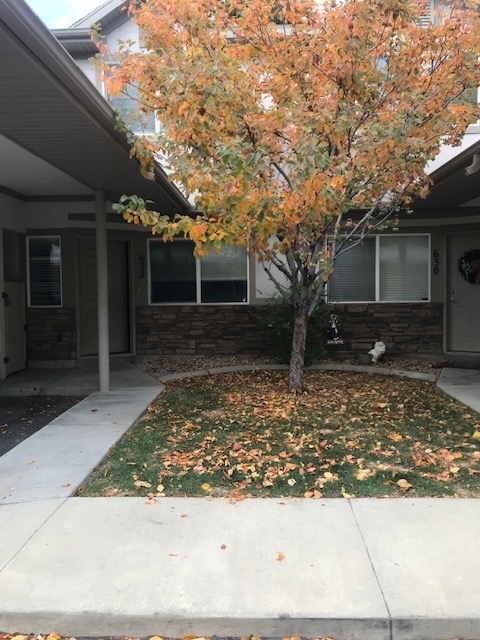 Midvale Townhome: 632 W Allen Cv