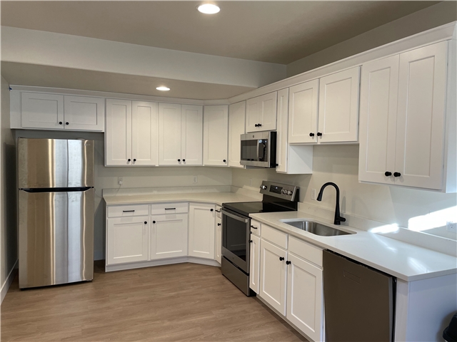 Vineyard In-Law/Basement: 177 W Sycamore Ln
