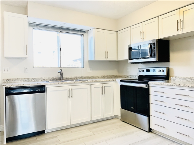 Centerville Townhome: 88 W 50 S