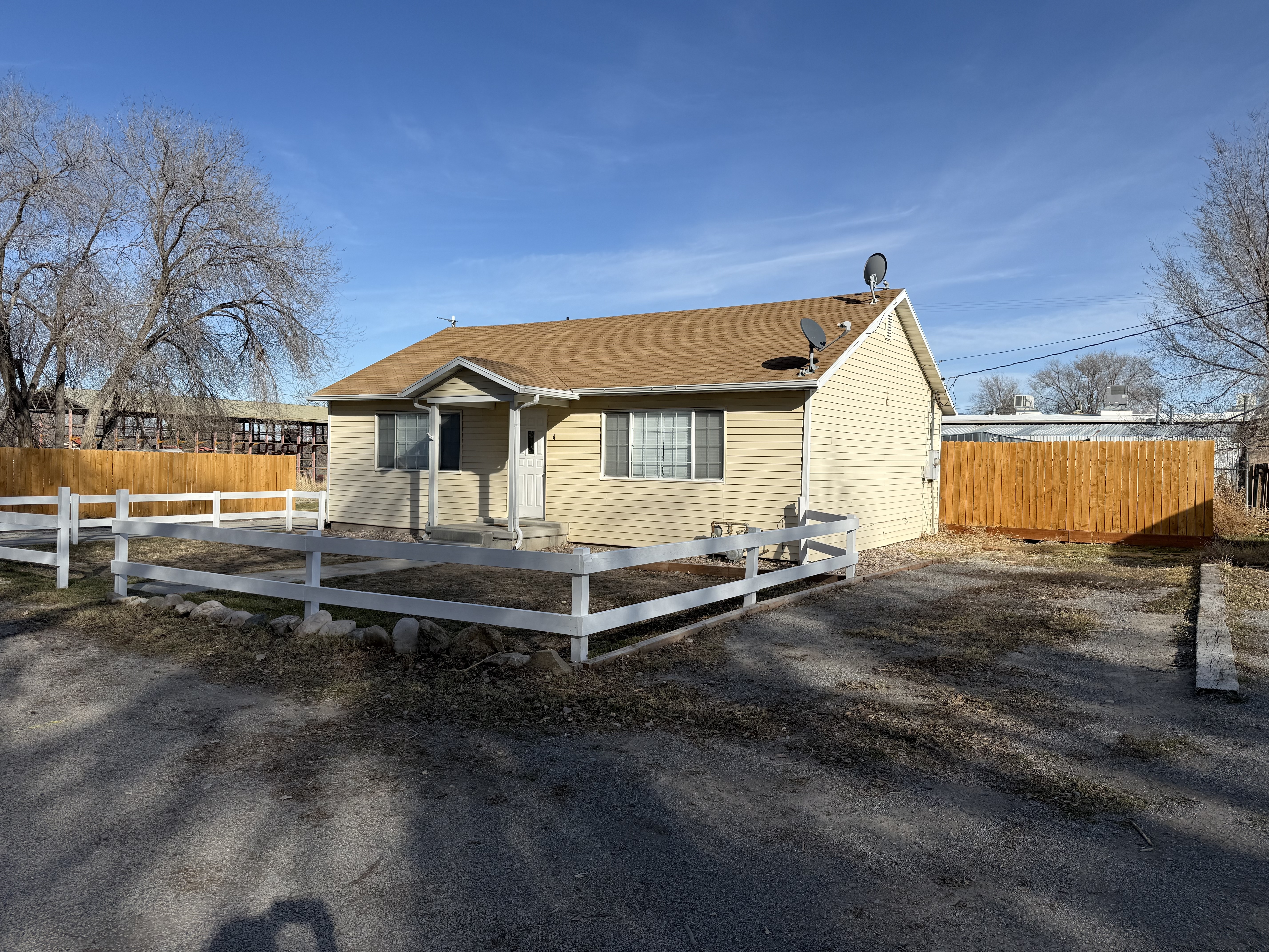 Grantsville House: 84 W Main St