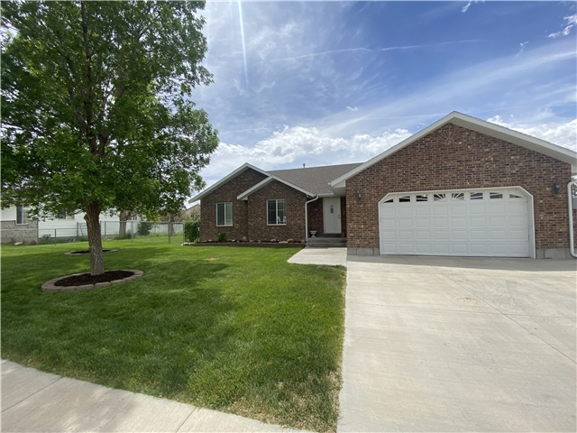 Gunnison Townhome: 220 E 200 N