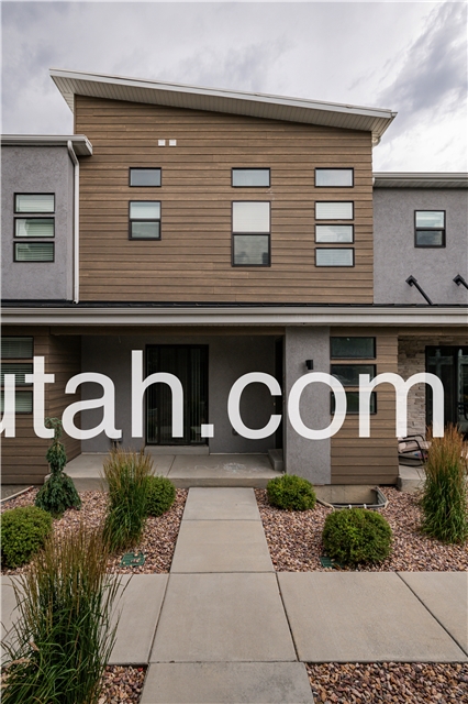 Sandy Townhome: 9196 S Holiday Bowl Ct