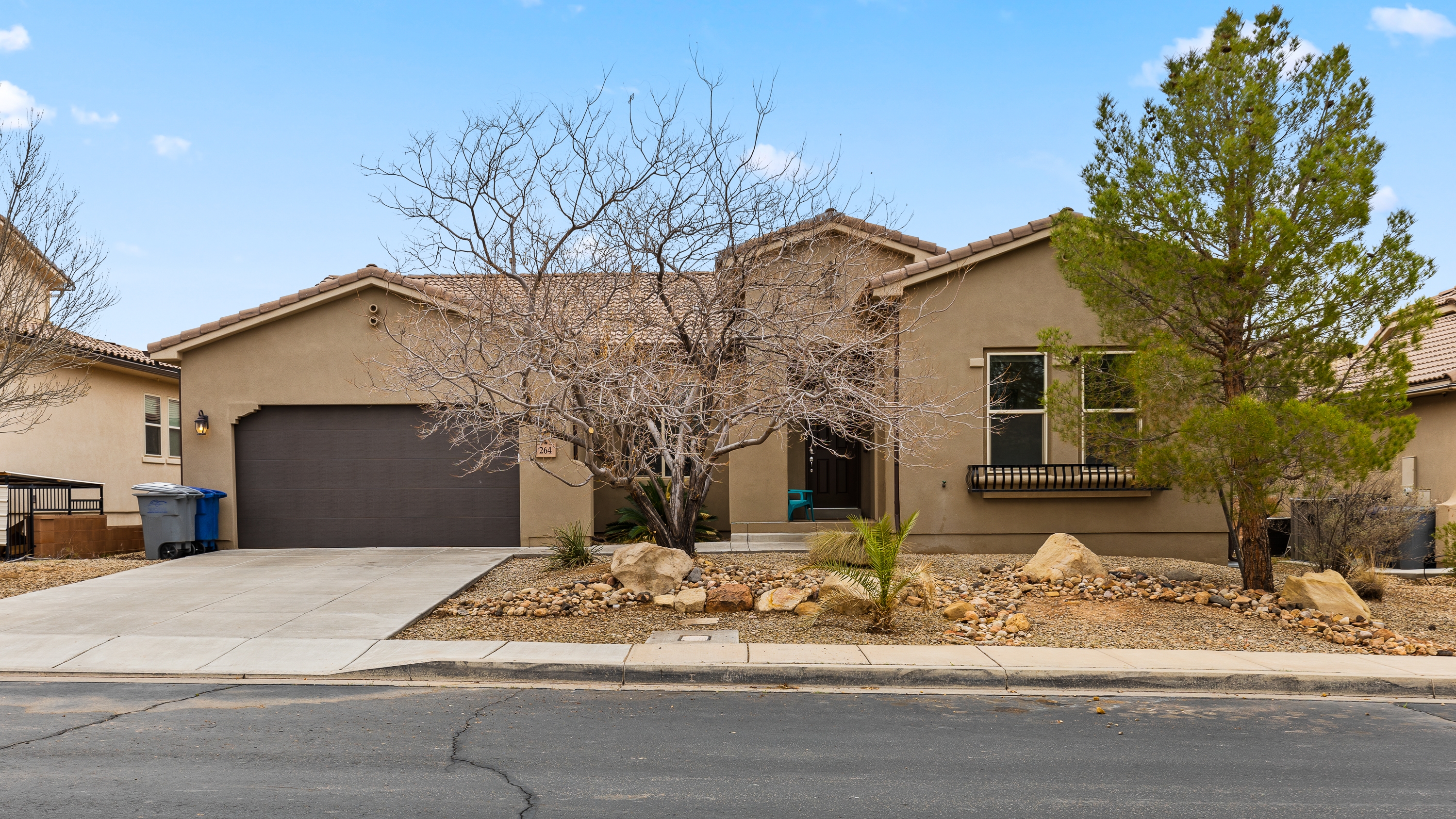 Saint George House: 264 E Calgary Dr