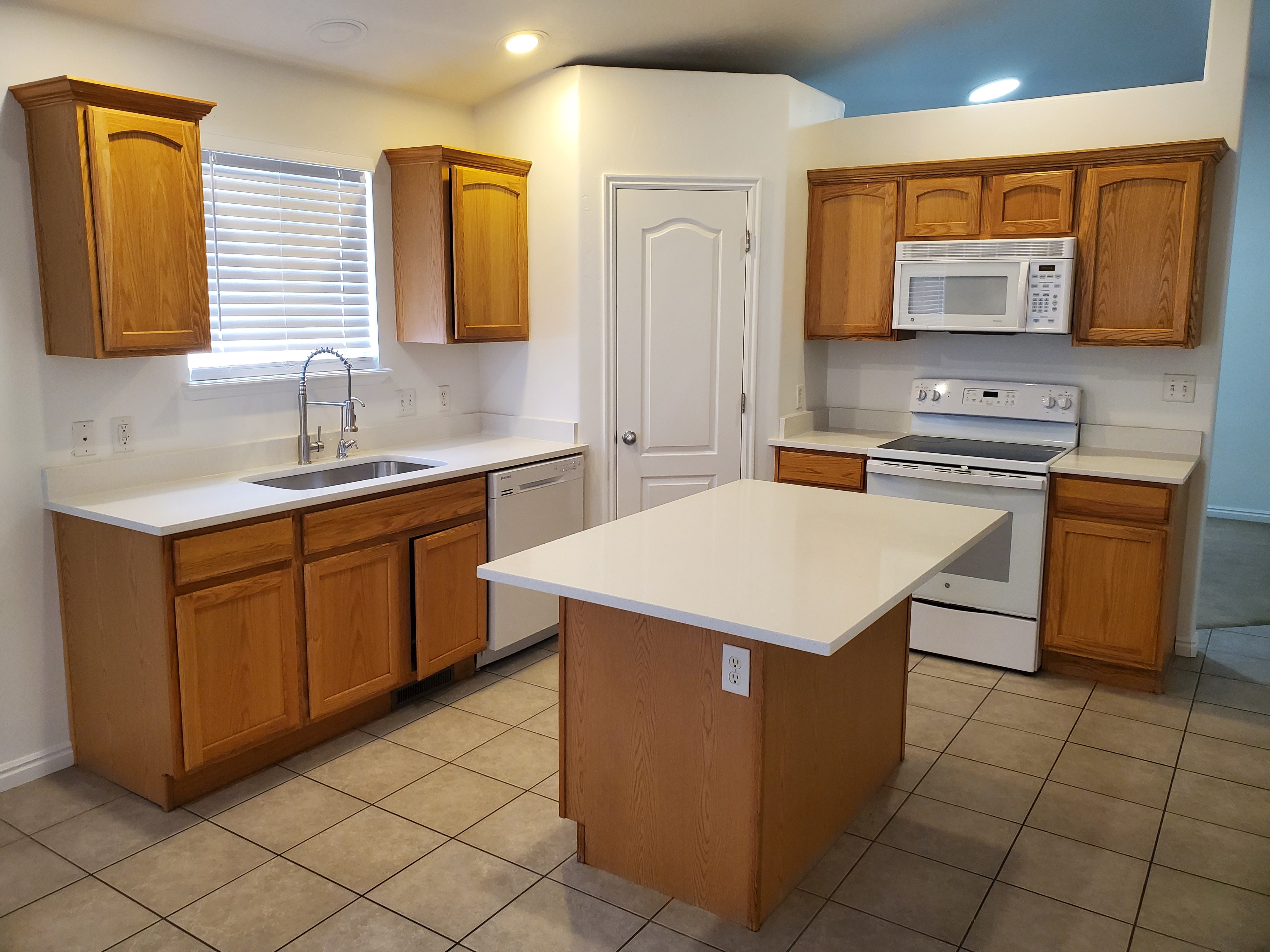 Saratoga Springs House: 723 N Aberdeen Way