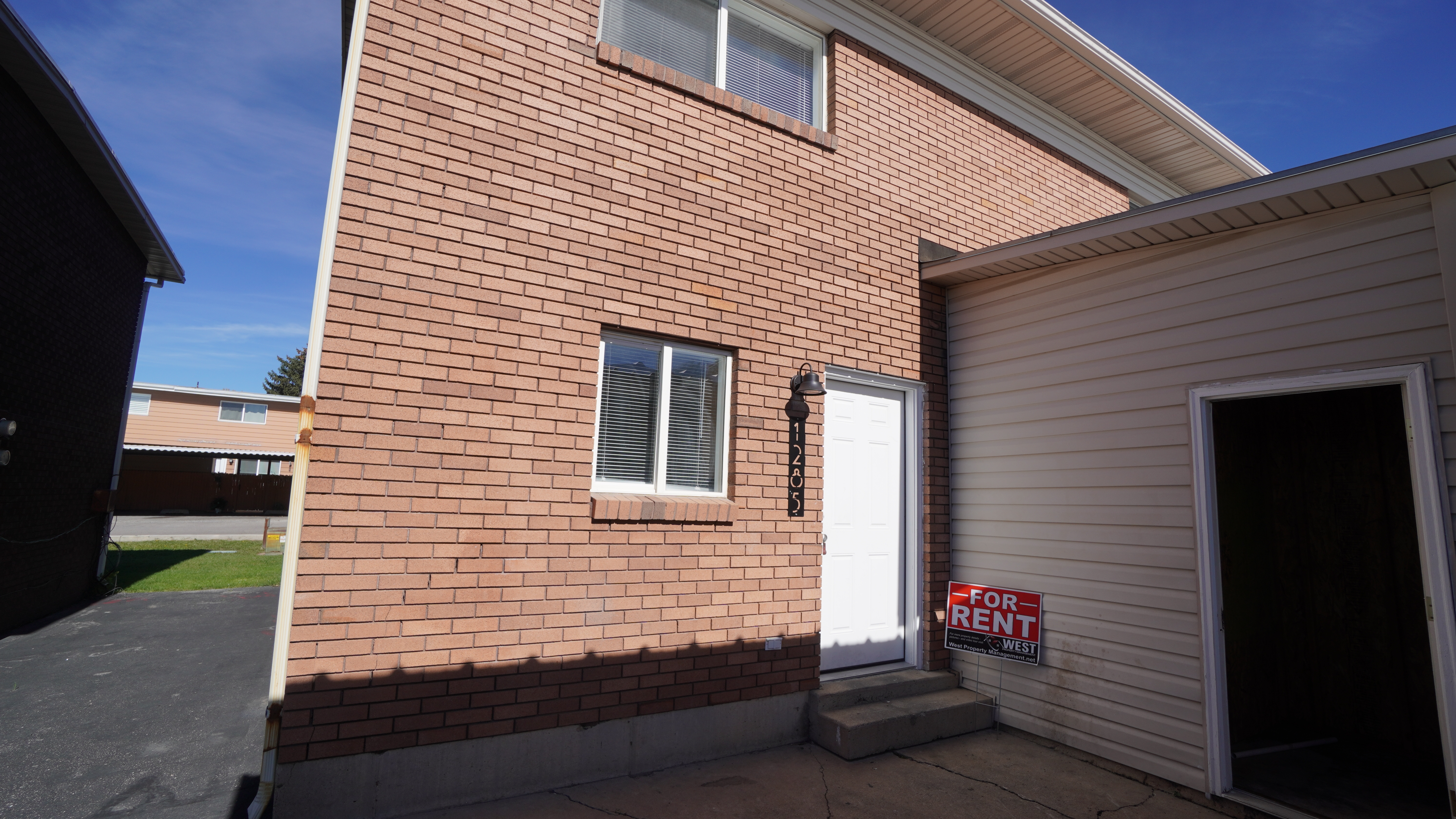 Layton Apartment: 1285 E Gordon Ave