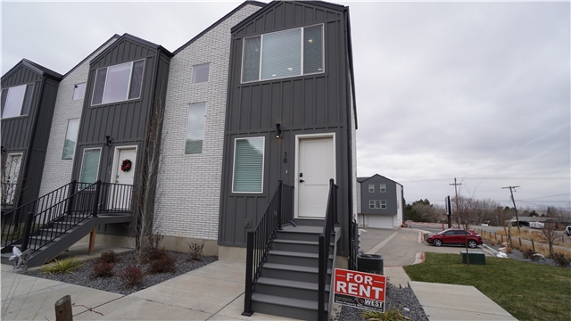 Perry Townhome: 2925 S Highway 89