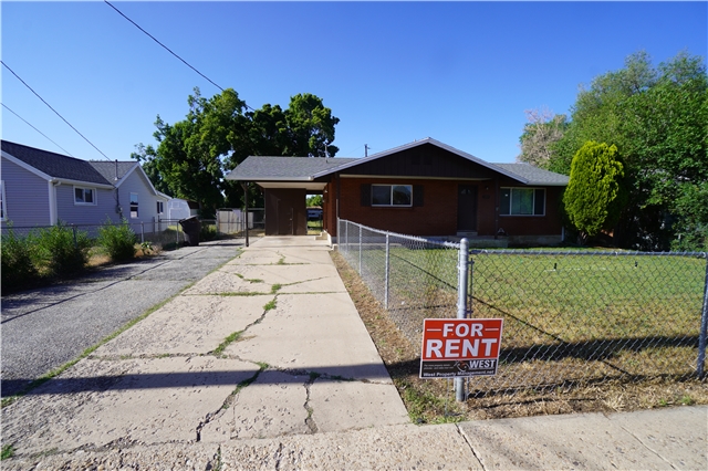 Sunset House: 277 W 2300 N