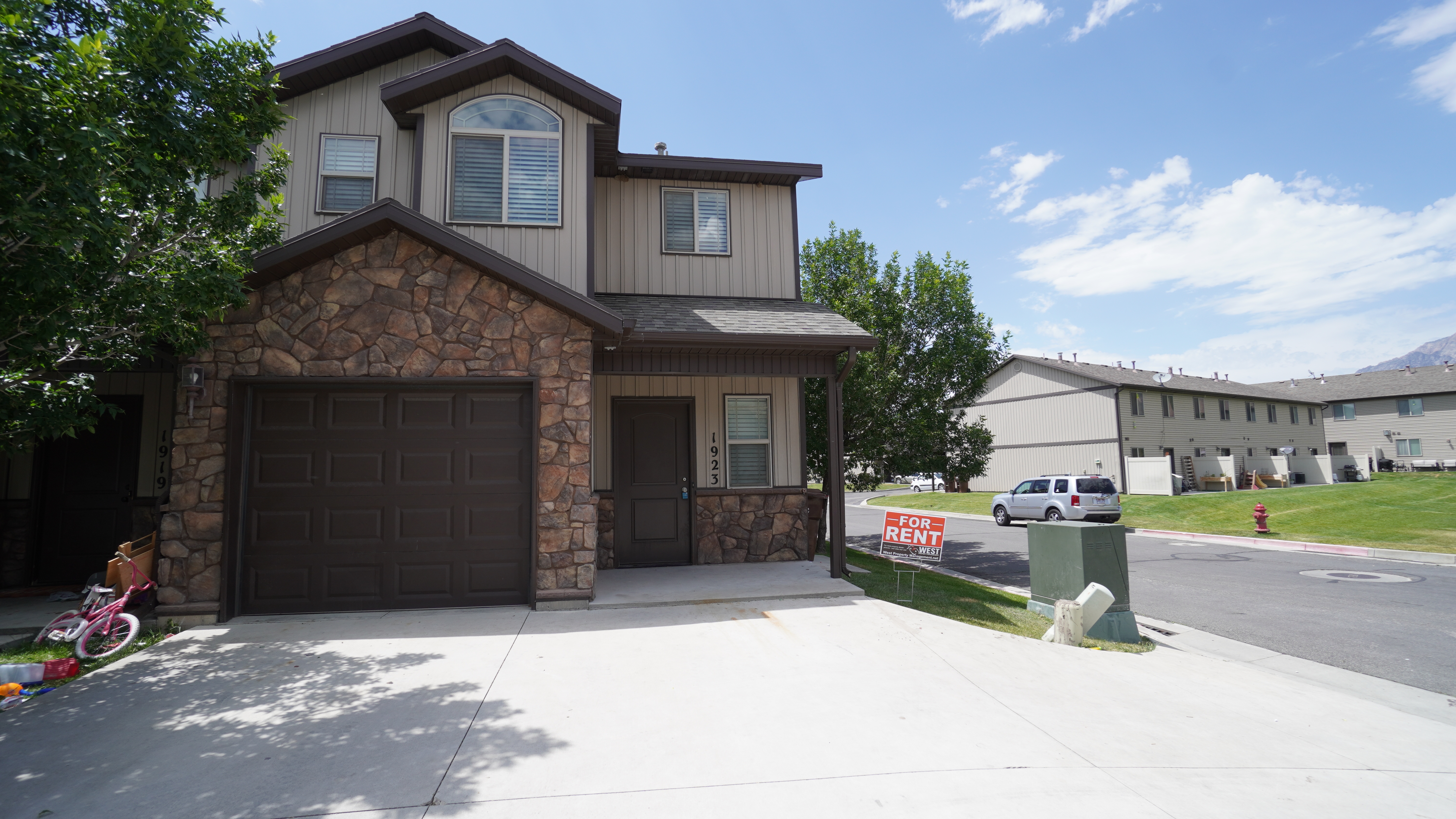 Ogden Townhome: 1923 N 300 W