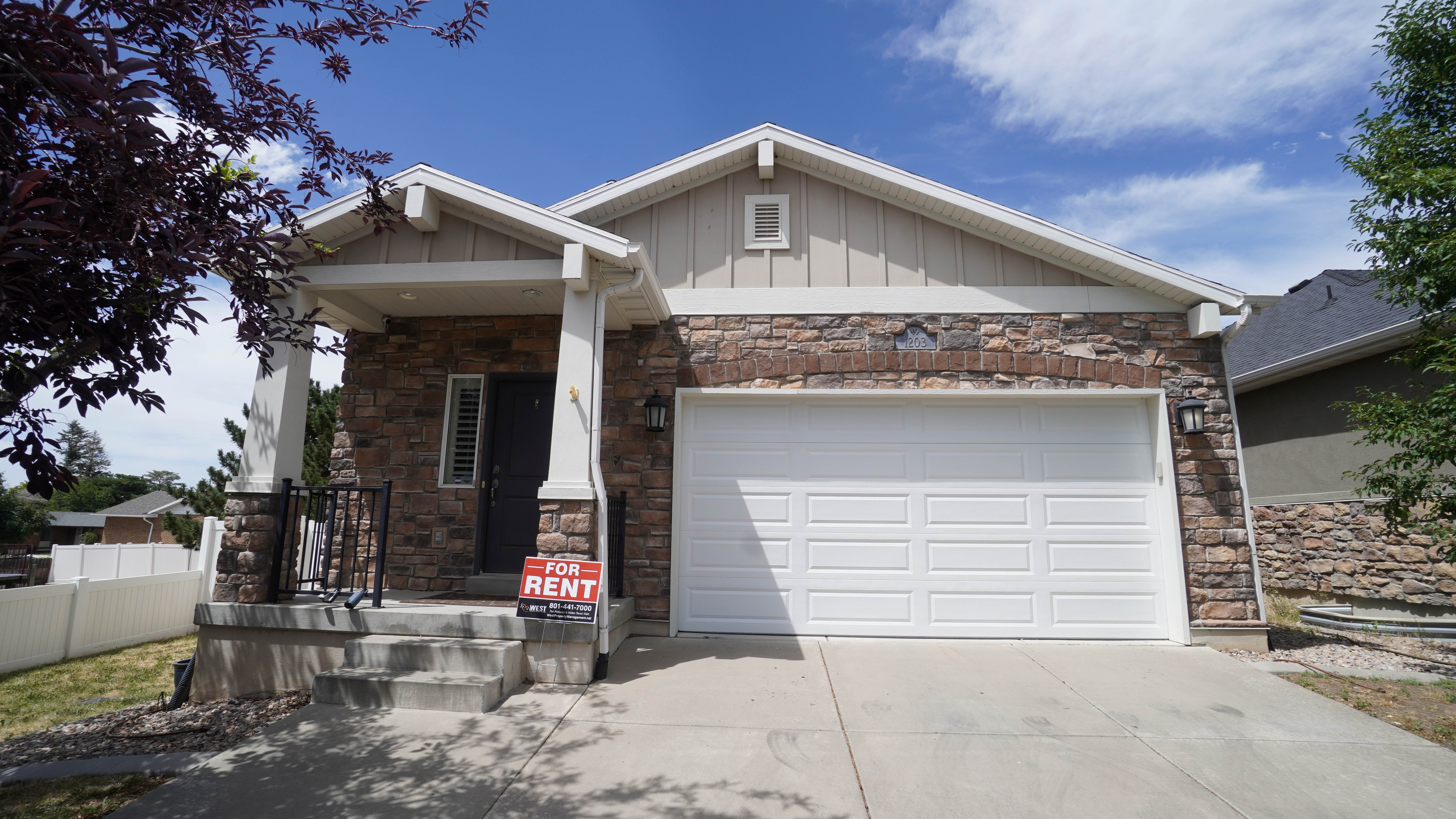 Kaysville House: 1203 E Roma Dr